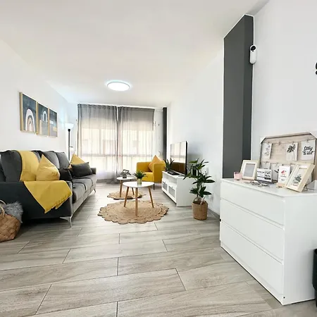 Mango Sorbet Super Central, 3 Desks, High Speed Internet, 3 Bedrooms And 2 Bathrooms Apartment Corralejo