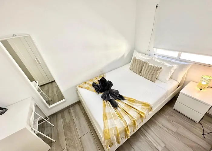 Mango Sorbet Super Central, 3 Desks, High Speed Internet, 3 Bedrooms And 2 Bathrooms Appartamento *