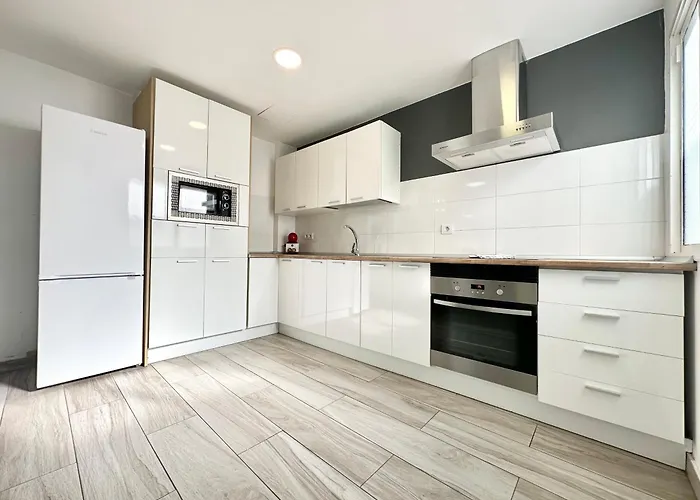 Mango Sorbet Super Central, 3 Desks, High Speed Internet, 3 Bedrooms And 2 Bathrooms Appartamento *