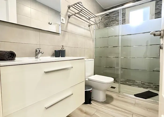 Mango Sorbet Super Central, 3 Desks, High Speed Internet, 3 Bedrooms And 2 Bathrooms Corralejo